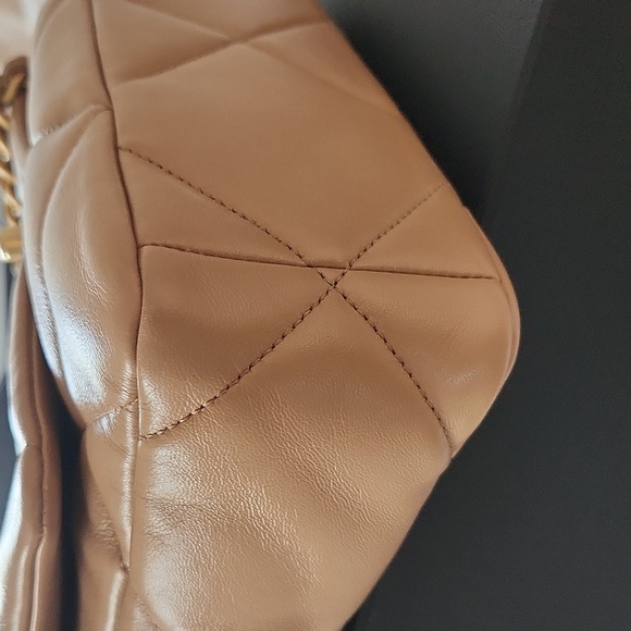 Chanel 19 Medium Camel Color bag -Like New! The Softest Leather! - Picture 4 of 16